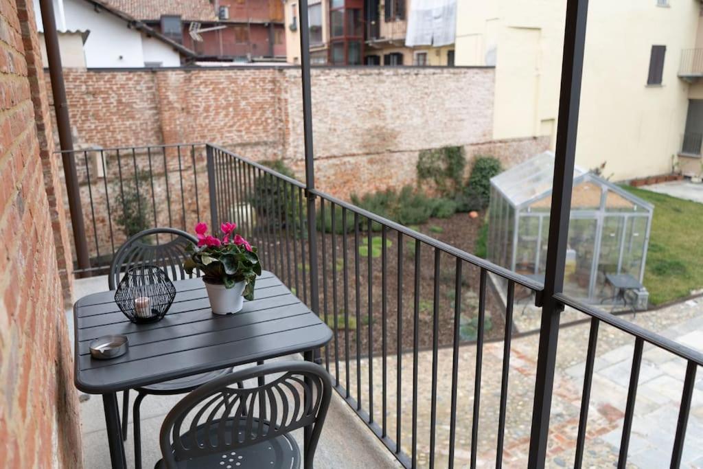 Apartamento Centro Storico Recinto Dei Nobili 4-Private Parking Asti Exterior foto